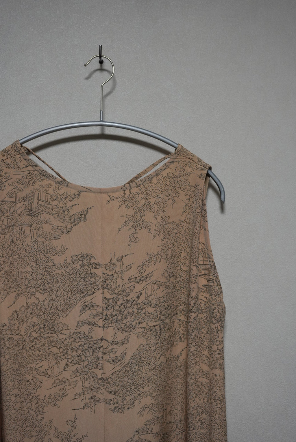 [Beige/Shochikubai] back-tie dress