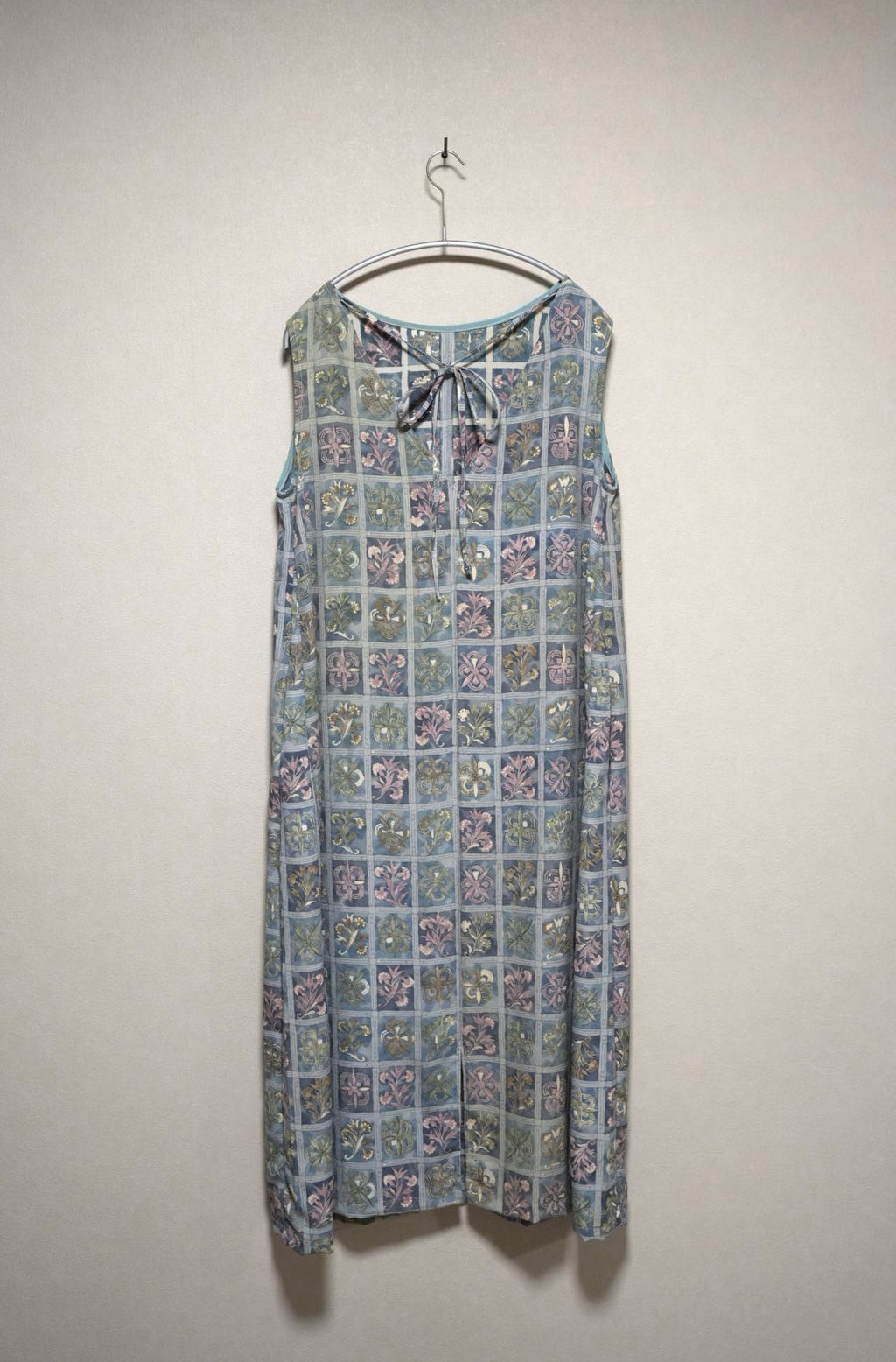 [Light blue/Botanical] back-tie dress