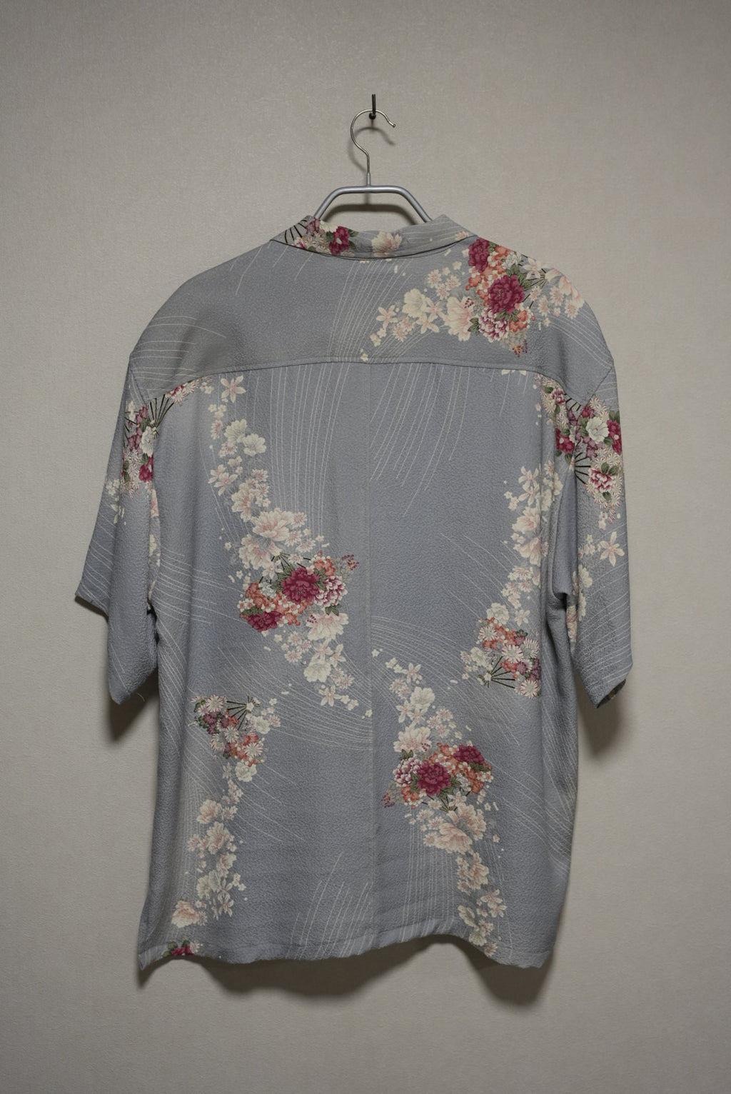 [Light blue/floral pattern] aloha shirts