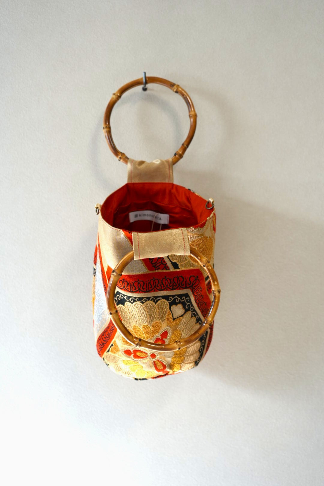 ［紅金銀・亀甲］obi bamboo-handle bag