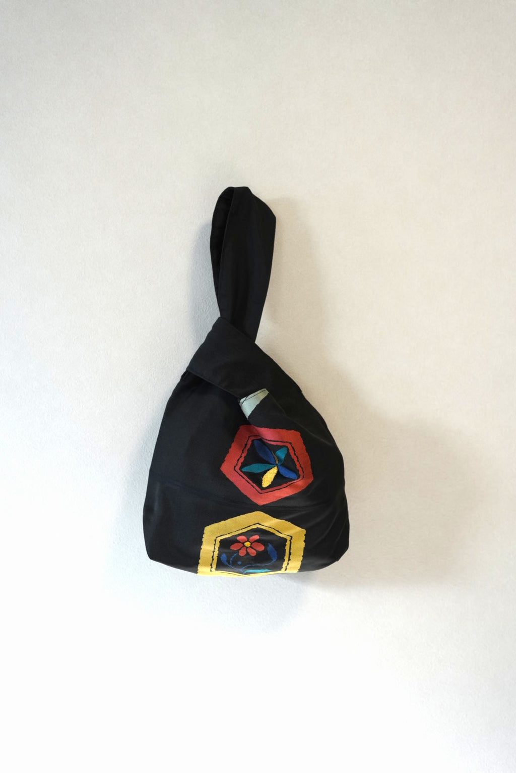 ［黒・多角形］obi one-handle bag