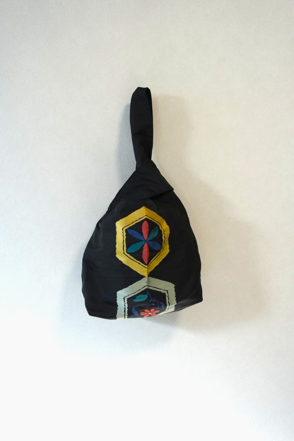［黒・多角形］obi one-handle bag